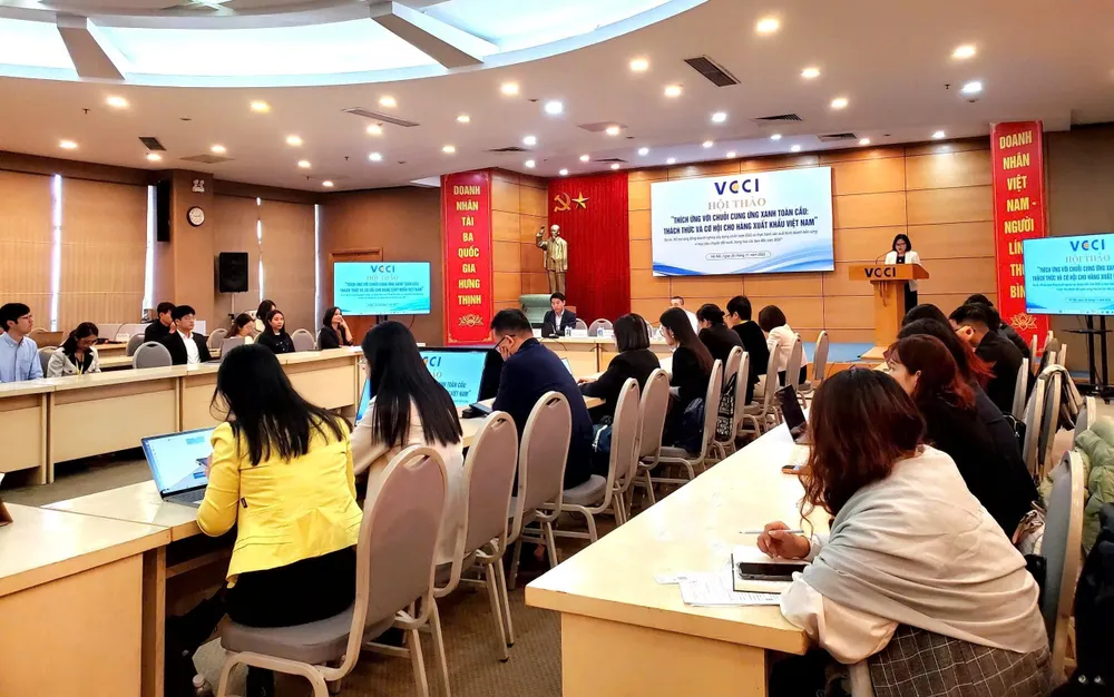 Quang cảnh hội thảo. Ảnh: HÀ NGUYỄN