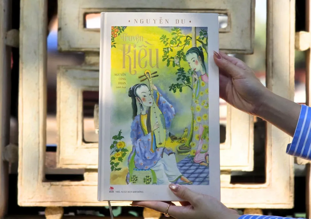 นี่เป็นความพยายามที่จะนำผลงานวรรณกรรมเวียดนามยุคกลางมาใกล้ชิดกับผู้อ่าน โดยเฉพาะกลุ่มคนรุ่นเยาว์ Truyen Kieu 2025 (2).jpg