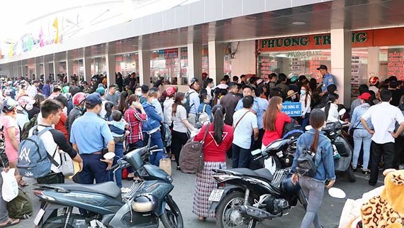 上百萬人歡悅回鄉過年