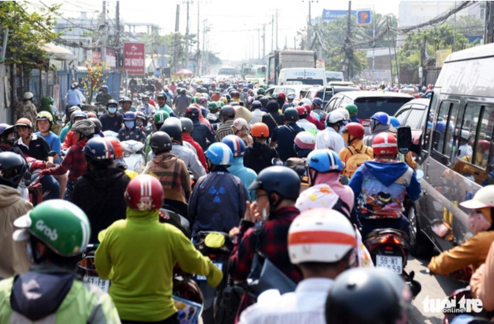 往西區的50號國車輛道水洩不通。