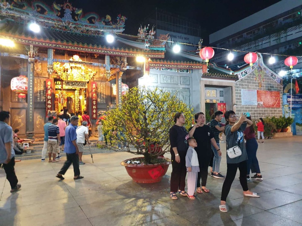 廣大善信往華人會館祈福迎春 ảnh 3