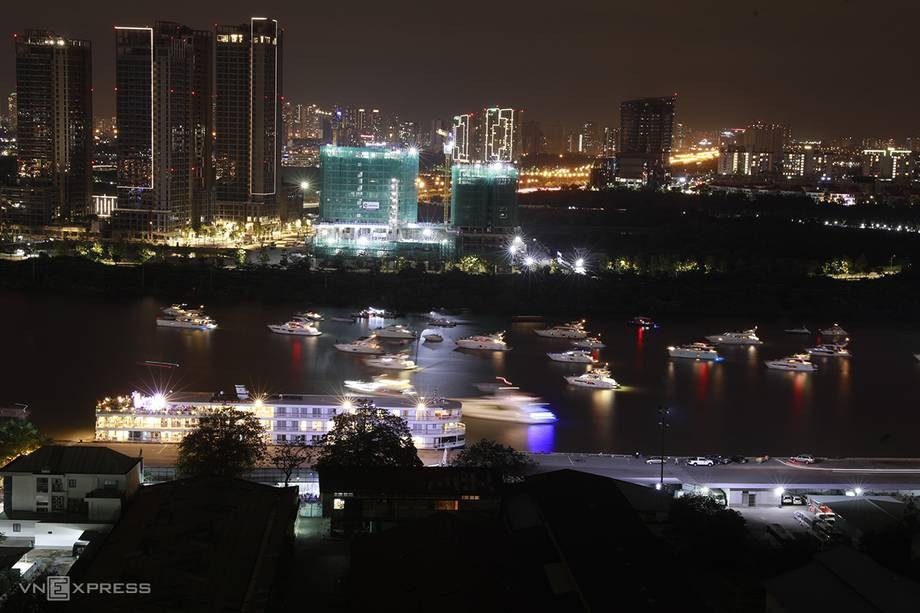 本市燃放煙花慶祝新年 ảnh 2