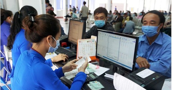 不回鄉過年的勞動者可退還已購的春運票。