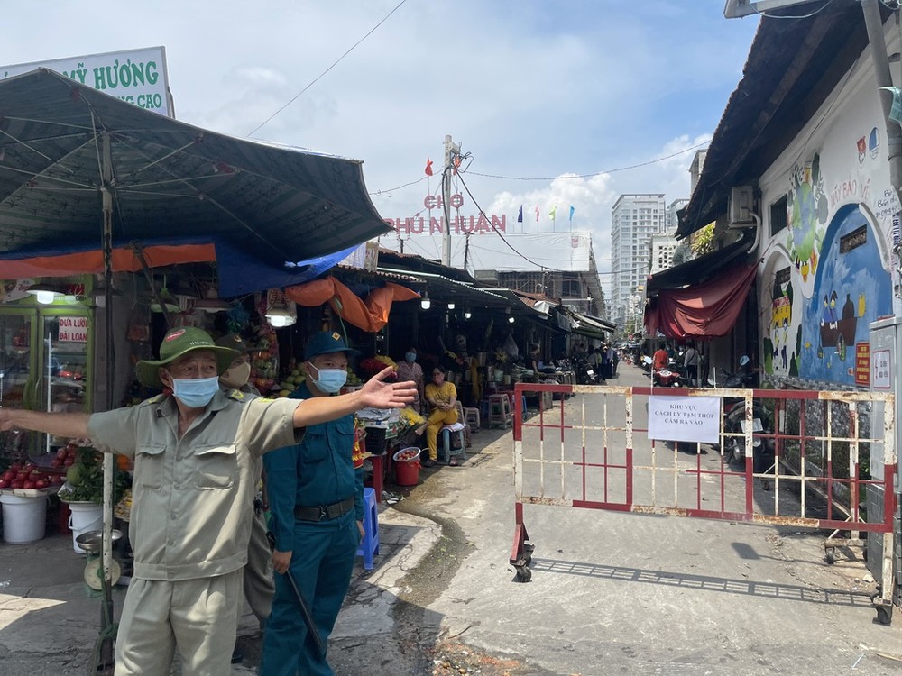 富潤街市封鎖防疫。