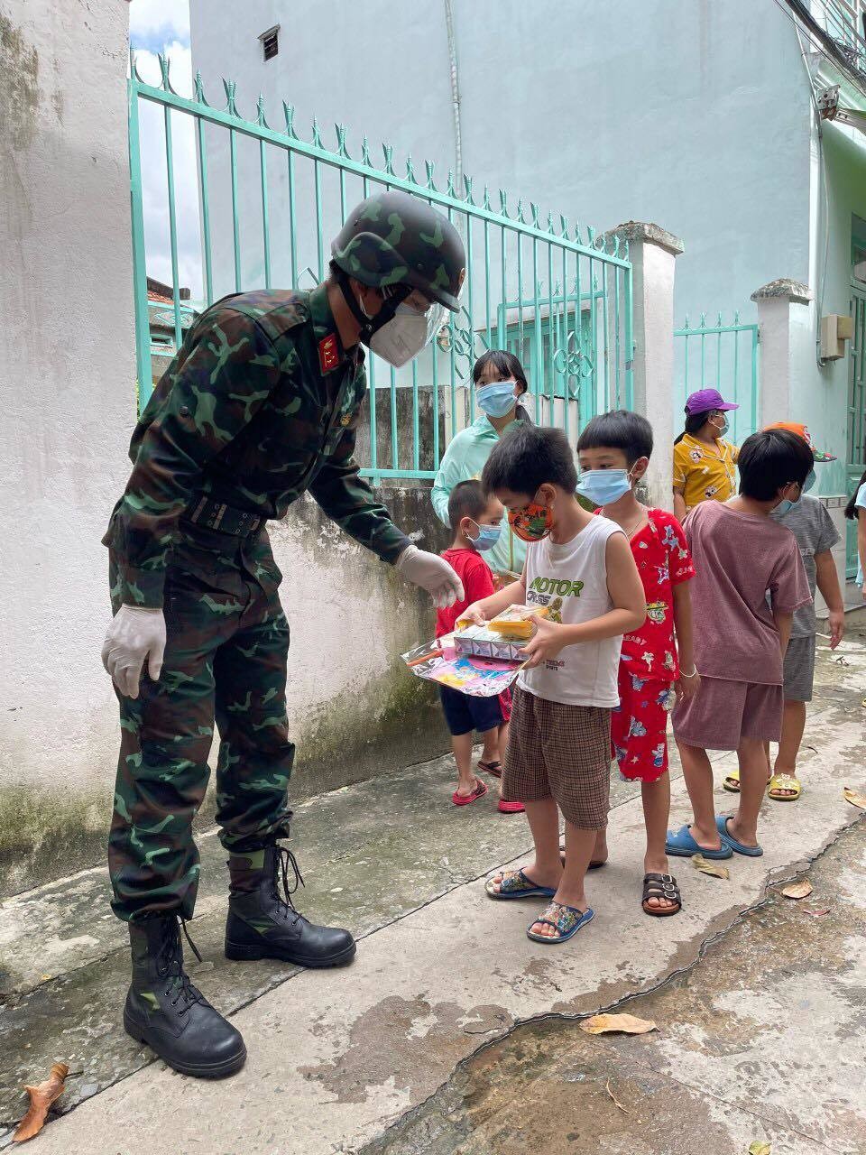 疫情中暖人心的中秋節 ảnh 5