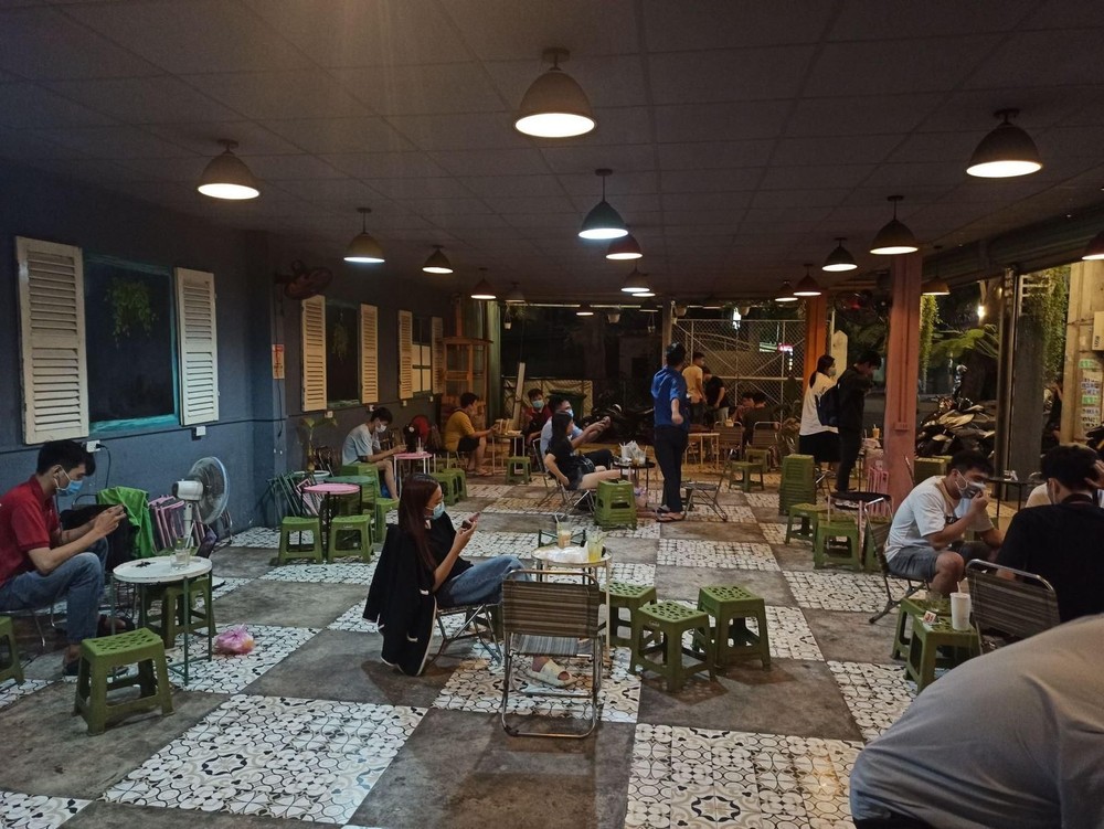 早日恢復餐飲場所堂食服務