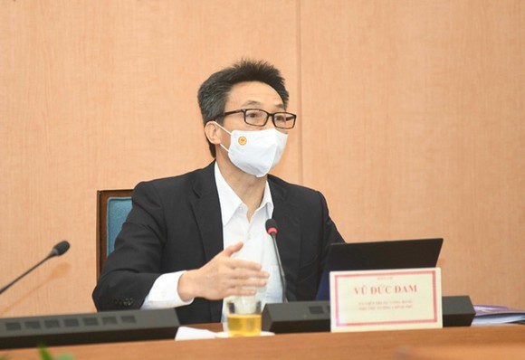 政府副總理武德膽在會上發言。