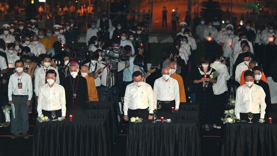 疫情逝世同胞與犧牲幹部戰士悼念儀式 ảnh 3