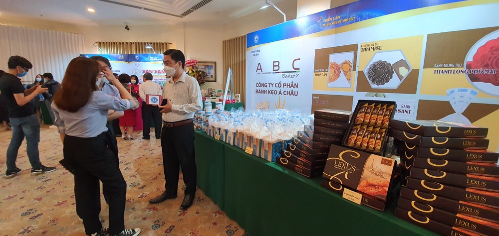 多家華企參加推崇國貨展 ảnh 1