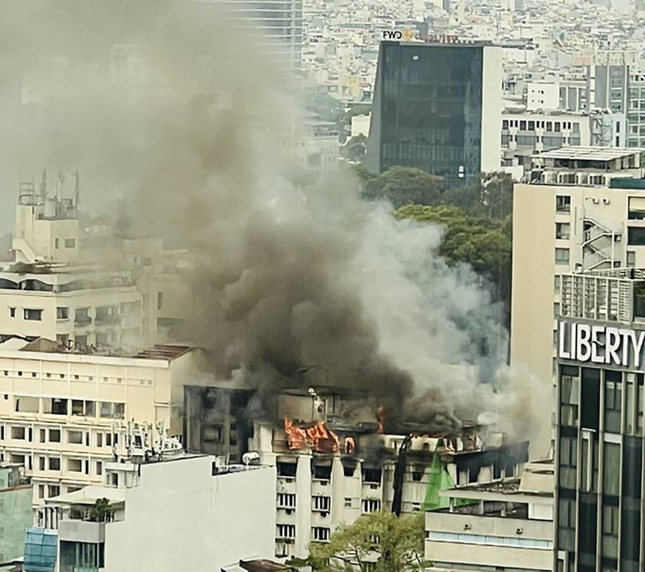 市中心某大廈失火