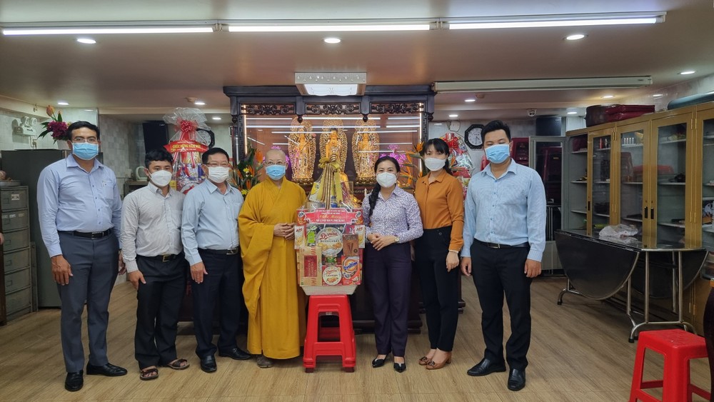 市領導拜訪第五郡若干寺廟和精舍