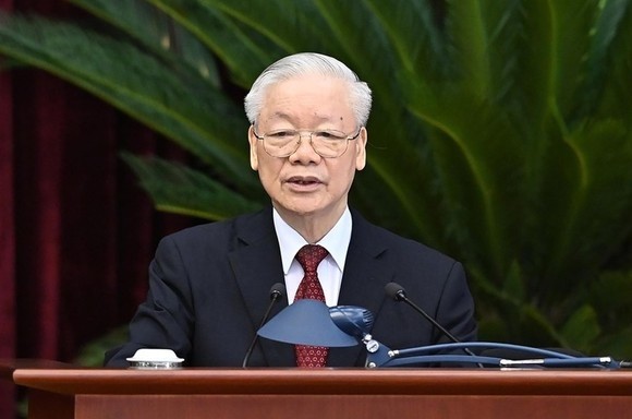 黨中央總書記阮富仲發表重要講話。
