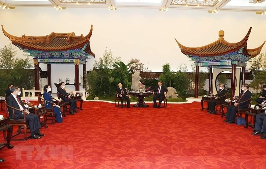 習近平總書記向阮富仲總書記授予“友誼勳章” ảnh 3 習近平總書記向阮富仲總書記授予“友誼勳章” ảnh 3