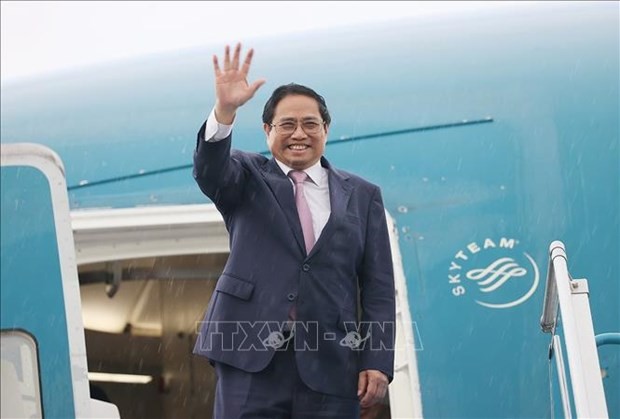 政府总理范明政离开河内开始出席第78届联合国大会一般性辩论之行。