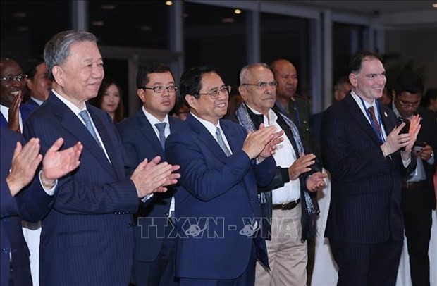 政府总理范明政与各代表出席越南9.2国庆78周年暨越南加入联合国46周年庆祝典礼。图自越通社