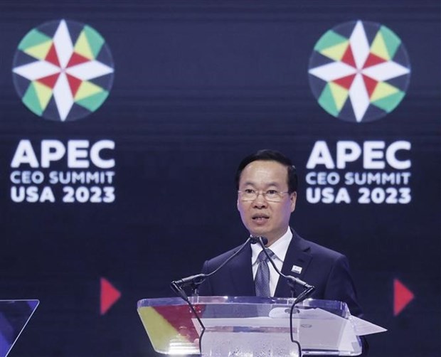 国家主席武文赏发表讲话。