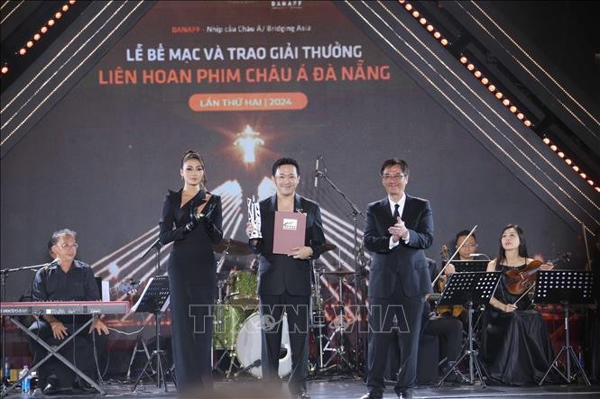 vna_potal_be_mac_va_trao_giai_lien_hoan_phim_chau_a_da_nang_stand.jpg