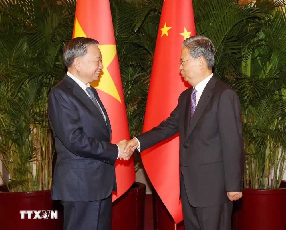 越共中央总书记、国家主席苏林会见中国全国人大常委会委员长赵乐际。图自越通社