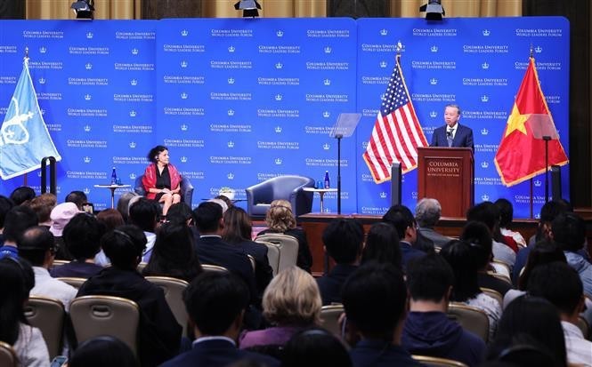 党中央总书记、国家主席苏林访问哥伦比亚大学并发表政策演讲。图自越通社 党中央总书记、国家主席苏林访问哥伦比亚大学并发表政策演讲。图自越通社