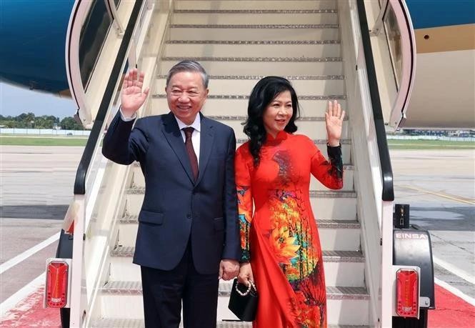 苏林总书记、国家主席和夫人离开古巴首都哈瓦那,圆满结束对古巴共和国进行的国事访问。图自越通社