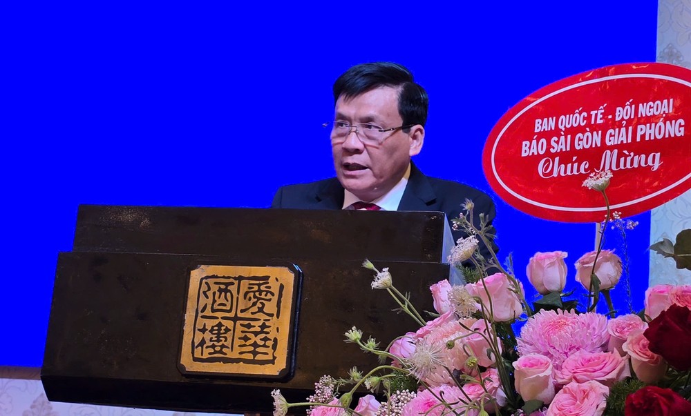 《西贡解放报》副总编辑、本报主编阮玉英致辞。 IMG_20250426_194724.jpg