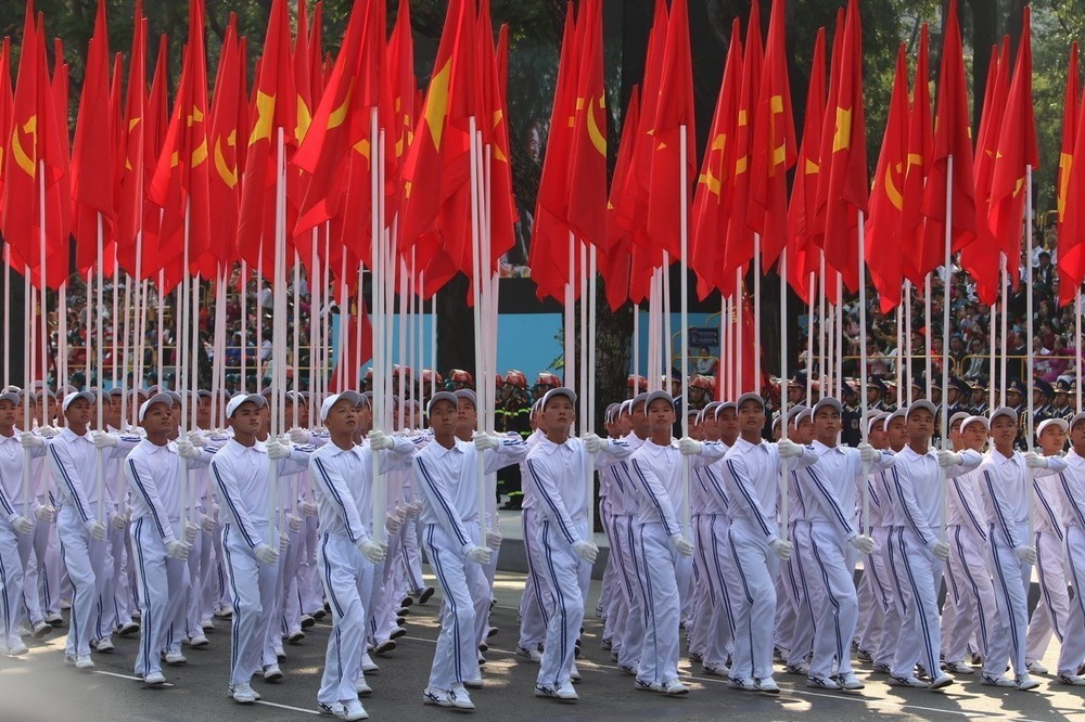 vna-potal-le-dieu-binh-dieu-hanh-ky-niem-50-nam-ngay-giai-phong-mien-nam-thong-nhat-dat-nuoc-8005314-1.jpg