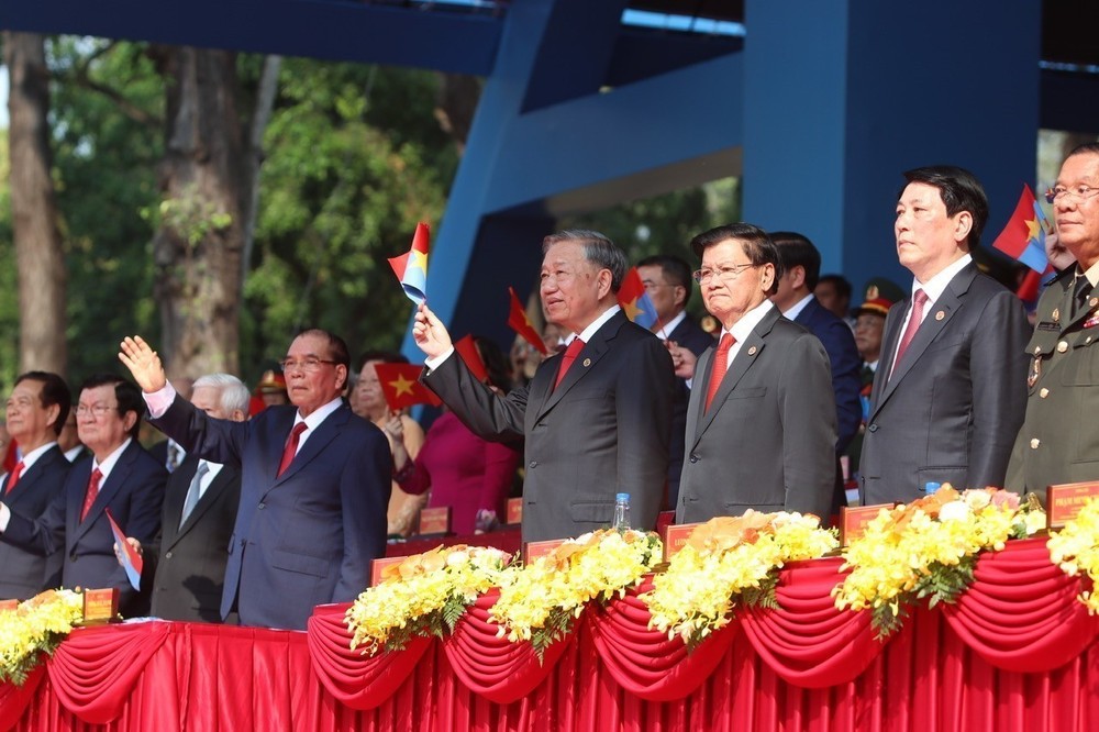 vna-potal-le-dieu-binh-dieu-hanh-ky-niem-50-nam-ngay-giai-phong-mien-nam-thong-nhat-dat-nuoc-8005316-1.jpg