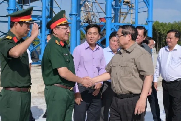 范明政总理检查岬角乡战略基础设施项目施工进度。