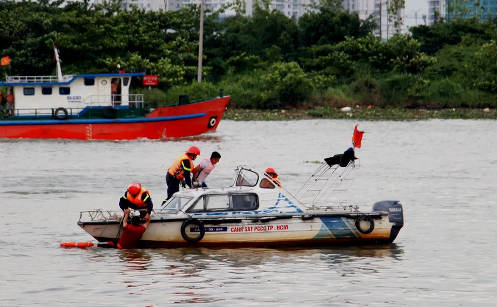 Ứng phó tàu khách đâm tàu du lịch, 118 người gặp nạn ảnh 5 Ứng phó tàu khách đâm tàu du lịch, 118 người gặp nạn ảnh 5