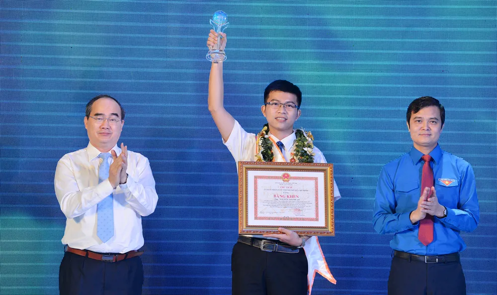 Tuyên dương 10 công dân trẻ tiêu biểu TPHCM năm 2017 ảnh 6 Tuyên dương 10 công dân trẻ tiêu biểu TPHCM năm 2017 ảnh 6