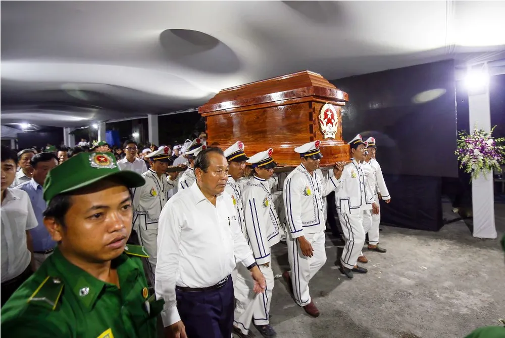 Người dân “Đất thép thành đồng” tiễn biệt bác Sáu Khải ảnh 2