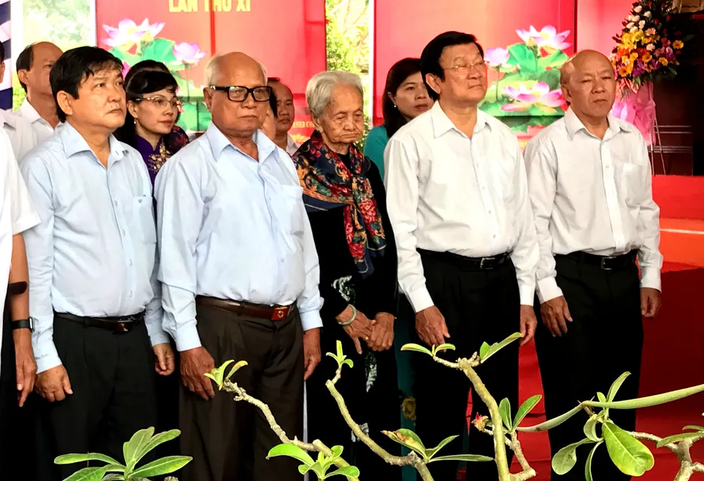 Dâng hương tưởng niệm 70 năm ngày 200 đồng bào, chiến sĩ hy sinh tại Rạch Già - Hưng Long ảnh 1 Dâng hương tưởng niệm 70 năm ngày 200 đồng bào, chiến sĩ hy sinh tại Rạch Già - Hưng Long ảnh 1