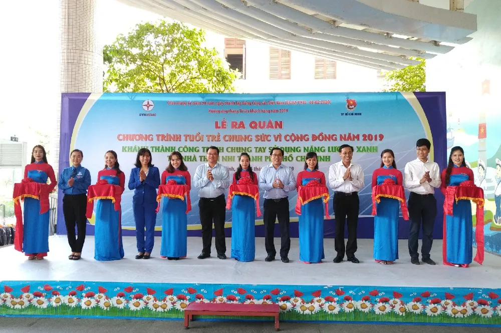 Tặng hệ thống điện năng lượng mặt trời cho Nhà Thiếu nhi TPHCM ảnh 1