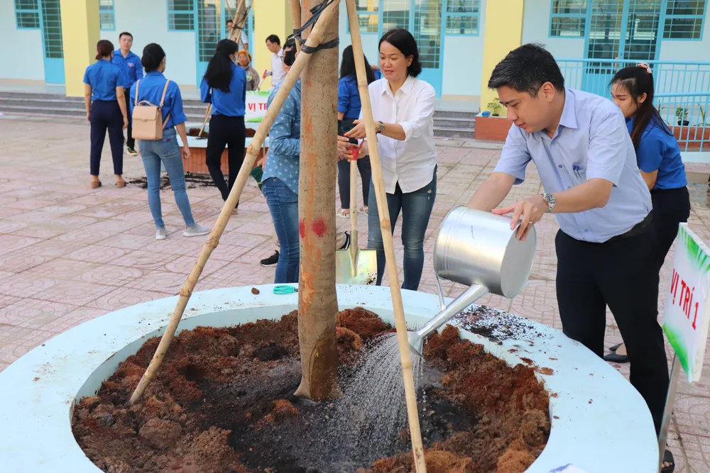 Người dân quận Bình Tân, quận 12 tổng vệ sinh môi trường ảnh 2 Người dân quận Bình Tân, quận 12 tổng vệ sinh môi trường ảnh 2
