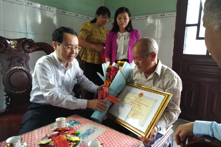 Thăm, chúc thọ người cao tuổi tiêu biểu ở Bình Chánh ảnh 2 Thăm, chúc thọ người cao tuổi tiêu biểu ở Bình Chánh ảnh 2