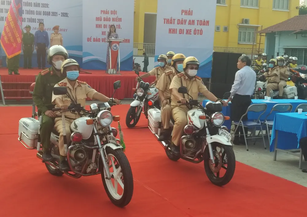 Quận Bình Tân phấn đấu kéo giảm 10% số vụ TNGT trong năm 2021 ảnh 3