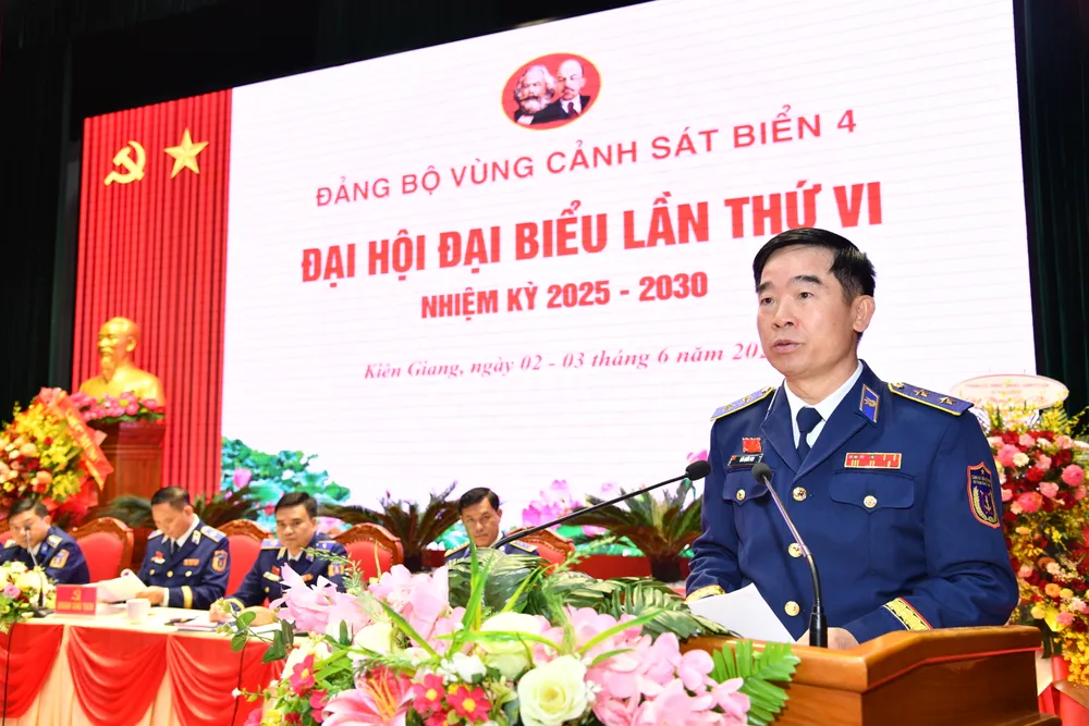 Trung tướng Bùi Quốc Oai, Bí thư Đảng ủy - Chính ủy Cảnh sát biển Việt Nam phát biểu chỉ đạo đại hội cs1.JPG