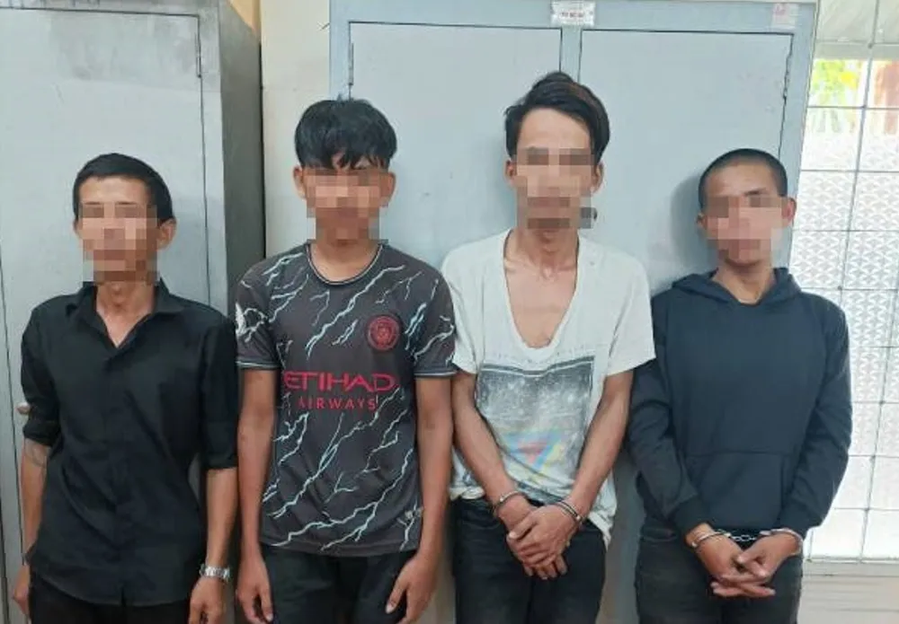 Các đối tượng Tâm, Khanh, Kiệt, Khang (từ trái qua) 40785CBA-83EF-4342-8452-CB44FCE9552E.jpeg