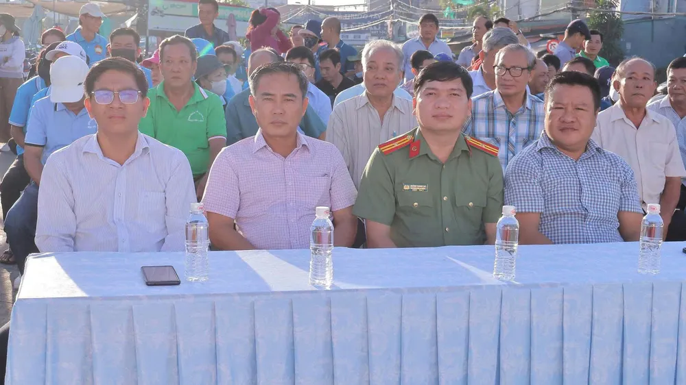 Lãnh đạo phường Bình Trị Đông tại lễ ra quân btd 1.jpg