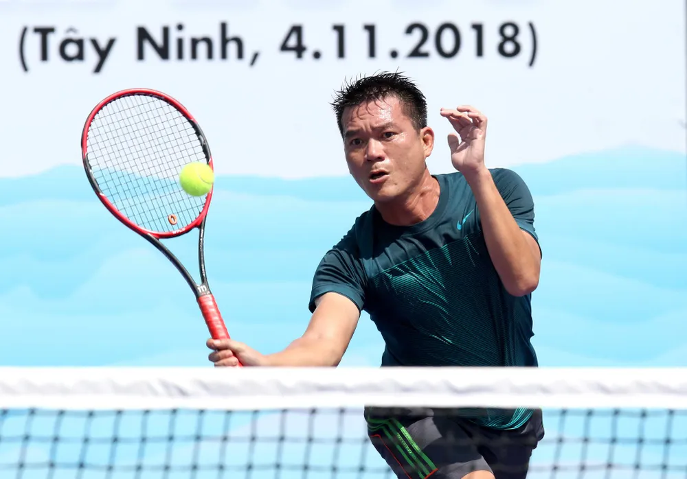 Mẹ ngôi sao quần vợt Lý Hoàng Nam tung hoành trên sân quần vợt phong trào ảnh 4 Mẹ ngôi sao quần vợt Lý Hoàng Nam tung hoành trên sân quần vợt phong trào ảnh 4