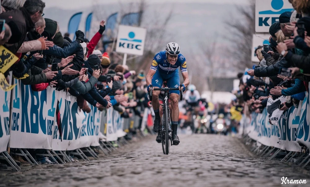 Tour of Flanders luôn được “biển người” chào đón.