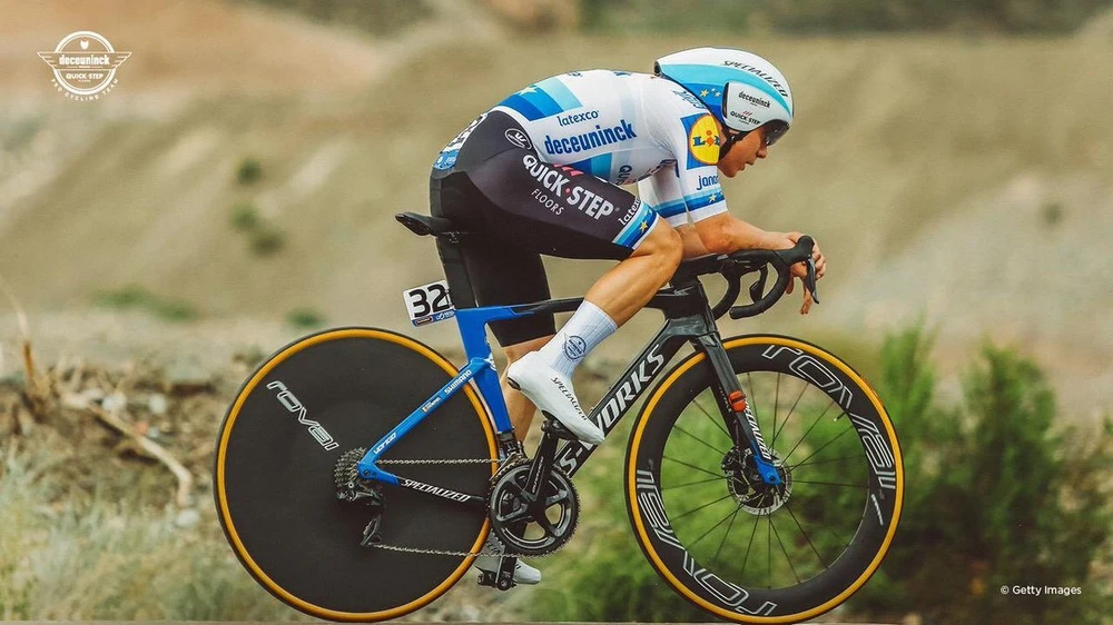 Remco Evenepoel là nhà vô địch cá nhân tính giờ châu Âu