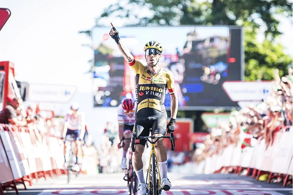 Primoz Roglic thắng chặng 4 lấy áo đỏ