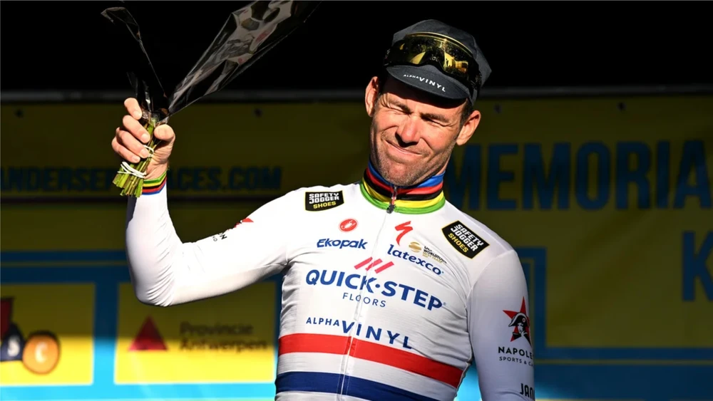 Tương lai bất định đang chờ Mark Cavendish