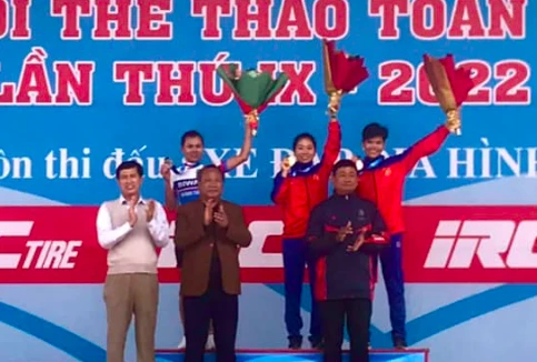 Đinh Thị Như Quỳnh đã mất vàng về tay Cà Thị Thơm