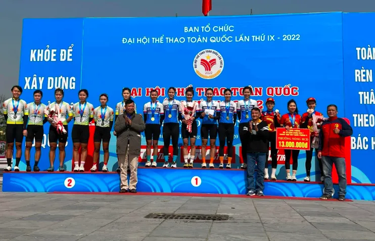 Đội Bình Dương đã có chiếc HCV đồng đội Đội Bình Dương đã có chiếc HCV đồng đội