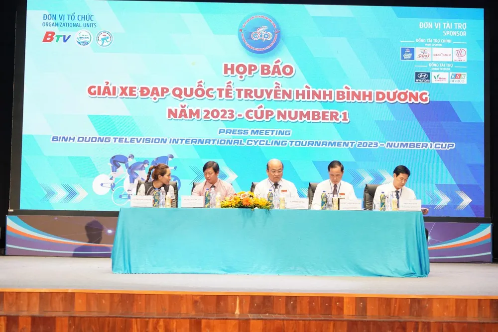 Quang cảnh buổi họp báo