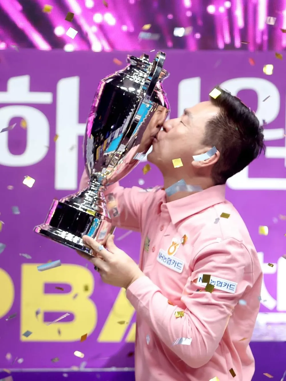 Mã Minh Cẩm vừa vô địch Round 5 nhận khoảng 2 tỷ đồng tiền thưởng Mã Minh Cẩm vừa vô địch Round 5 nhận khoảng 2 tỷ đồng tiền thưởng