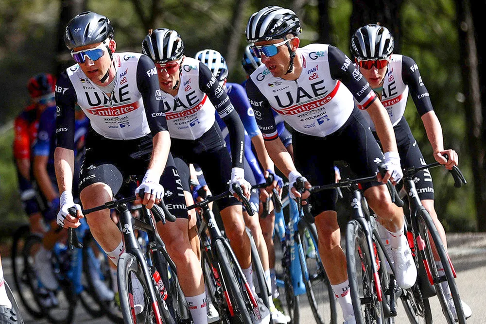 Đồng đội hỗ trợ Tadej Pogacar