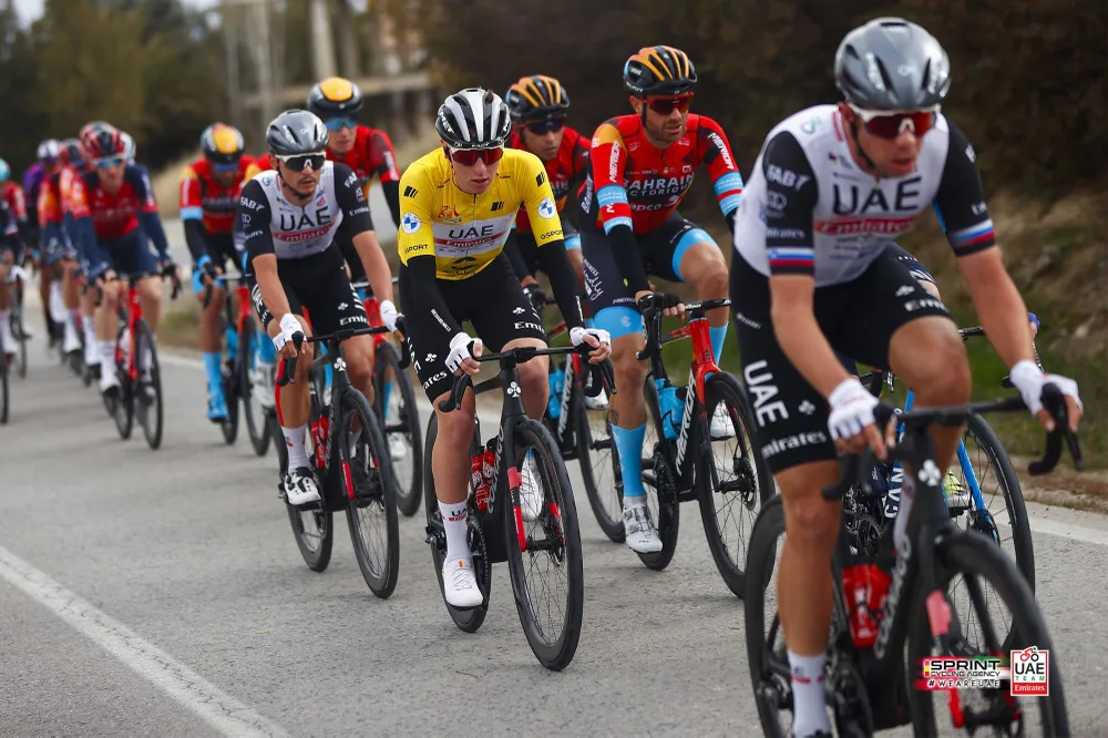 Đội UAE Emirates dốc sức hỗ trợ Tadej Pogacar